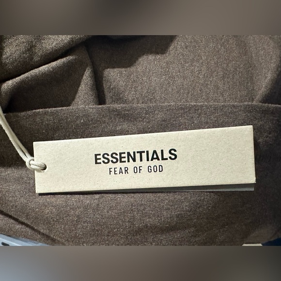 Essentials Fear of God T-shirt size Medium brown oversized NEW - Picture 9 of 14